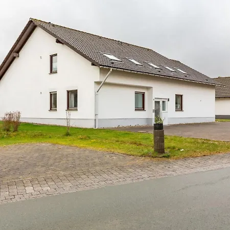 Simplistic In With Garden Winterberg