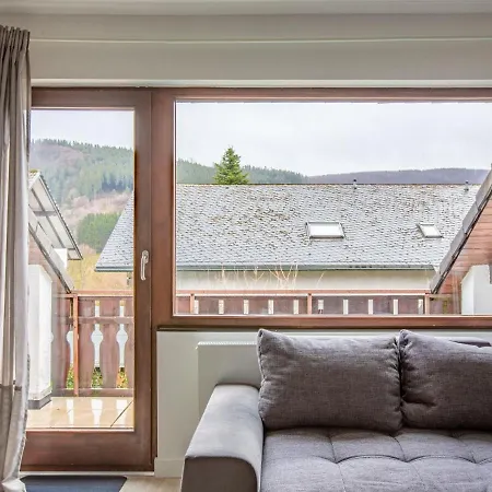Simplistic In With Garden Appartement