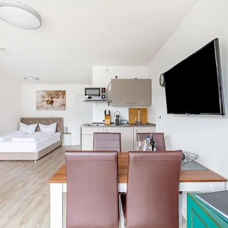 Simplistic In With Garden Winterberg