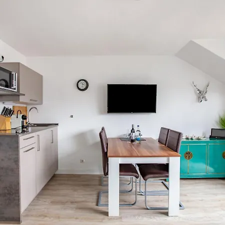 Simplistic In With Garden Winterberg