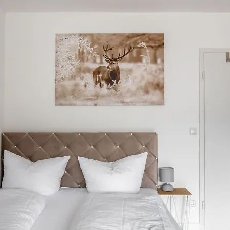 Simplistic In With Garden Appartement
