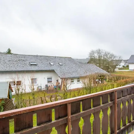 Simplistic In With Garden Appartement